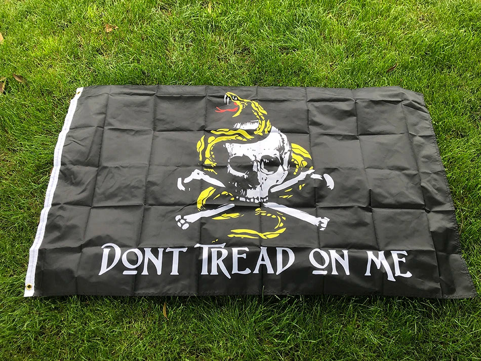 Drapeau "Don't Tread on Me" (Gadsden) – 90x150 cm – Polyester – Bannière Suspendue Tea Party – "Liberty or Death" avec Serpent à sonnette BLACKBEARD OUTDOOR INDUSTRIES