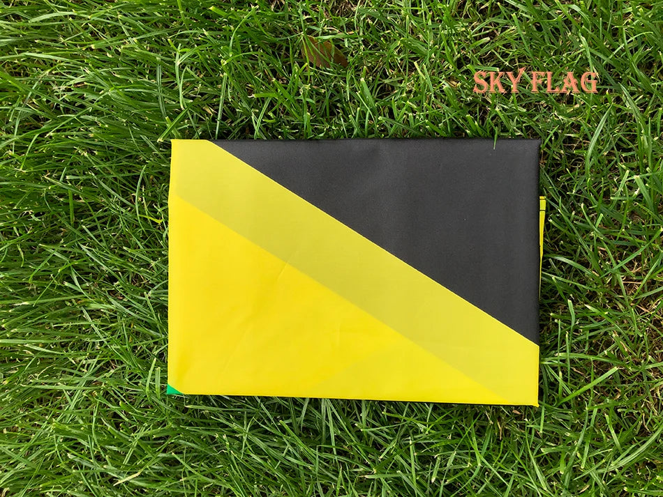 Drapeau National de la Jamaïque SKY FLAG 90X150cm – Drapeau en Polyester à Suspendre pour Décoration Intérieure et Extérieure BLACKBEARD OUTDOOR INDUSTRIES