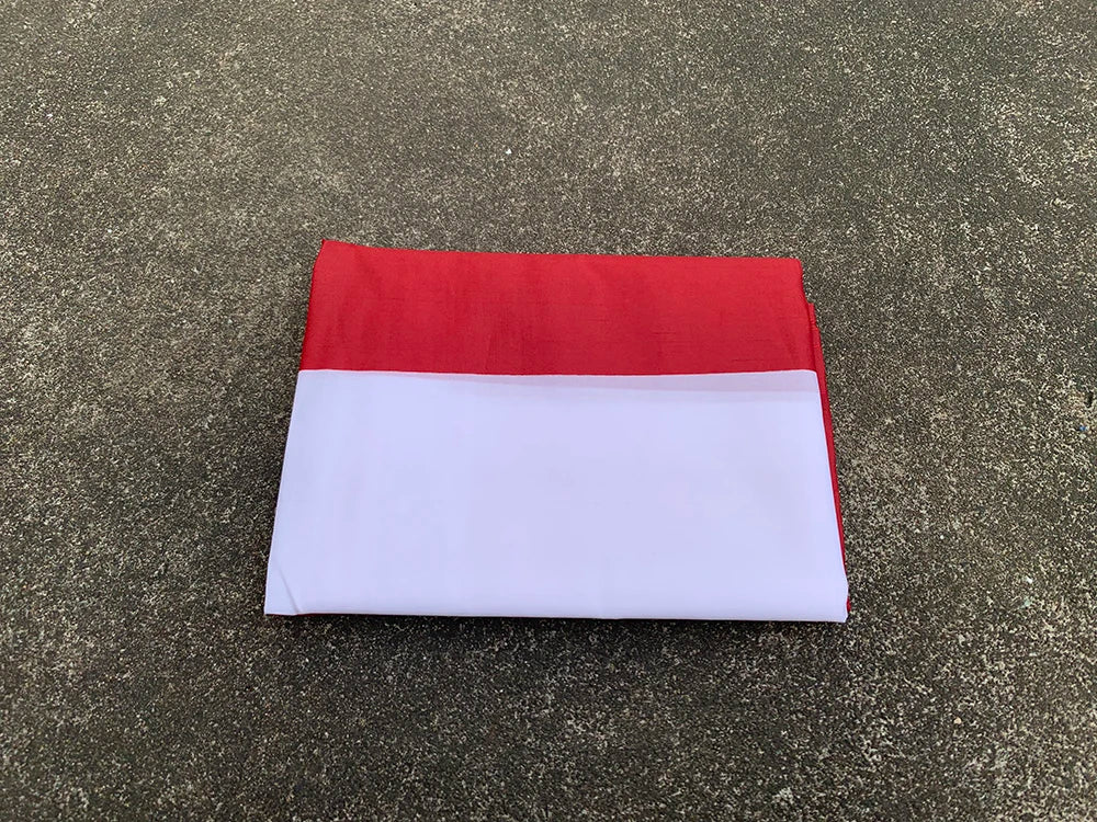 Drapeau de la Lettonie – 3x5ft (90x150cm) BLACKBEARD OUTDOOR INDUSTRIES