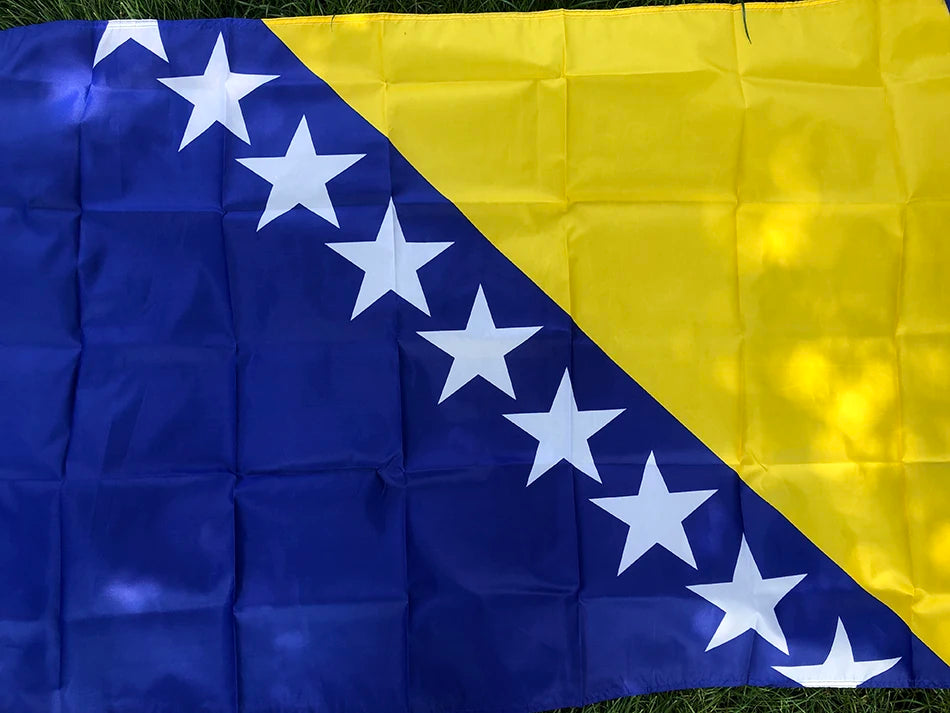 Drapeau de la Bosnie-Herzégovine – 3x5ft (90x150cm) BLACKBEARD OUTDOOR INDUSTRIES