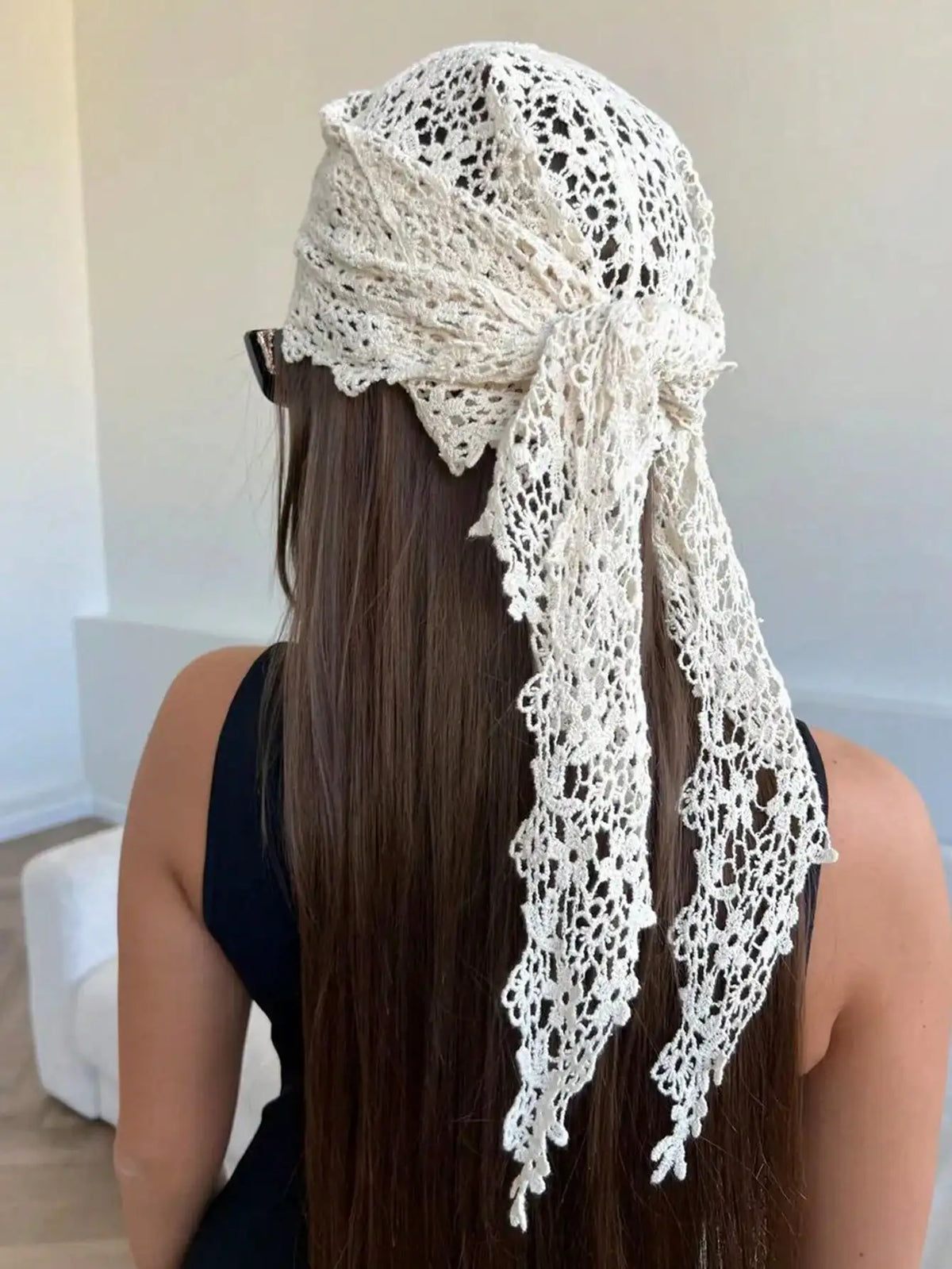 Foulard de tête femme en dentelle fleurie
