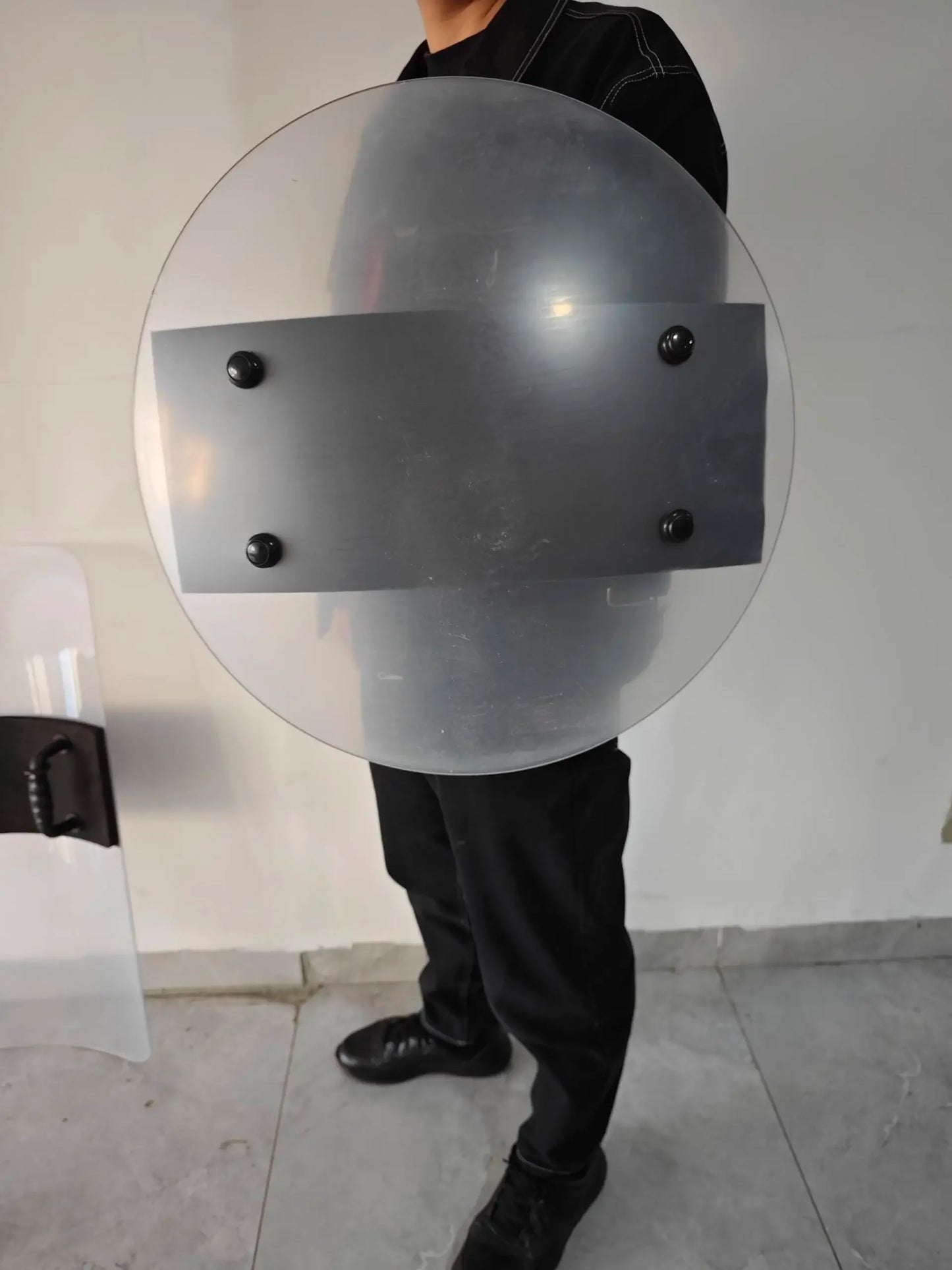 Bouclier Anti-Émeute Transparent PC — Rond / Carré | Usage Police & Sécurité - BLACKBEARD OUTDOOR INDUSTRIES