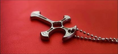 Collier de Protection de Sécurité avec Pendentif Croix - Outil d'Urgence et Défense Personnelle, Portable pour Briser Vitre - BLACKBEARD OUTDOOR INDUSTRIES