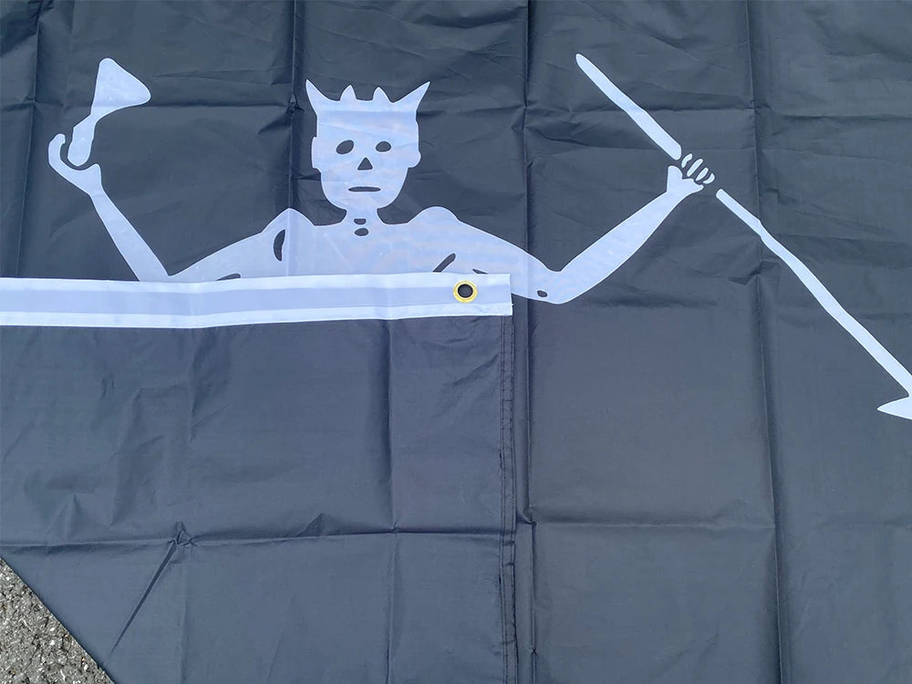 Drapeau Pirate Blackbeard Edward Teach - 90x150cm BLACKBEARD OUTDOOR INDUSTRIES