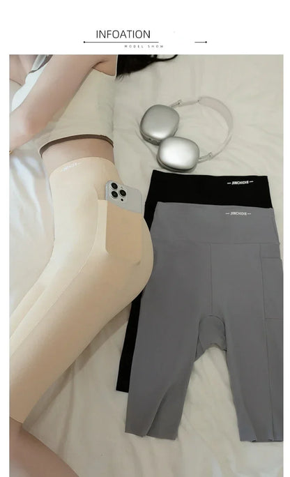 Legging Short Femme Sport Taille Haute | Gainant & Anti-Transpiration | Poches Latérales | MODX - BLACKBEARD OUTDOOR INDUSTRIES