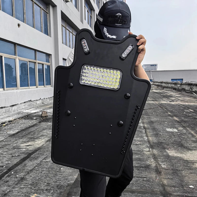 Bouclier Tactique Aluminium — Anti-Agression, Lumière Stroboscopique, Léger - BLACKBEARD OUTDOOR INDUSTRIES