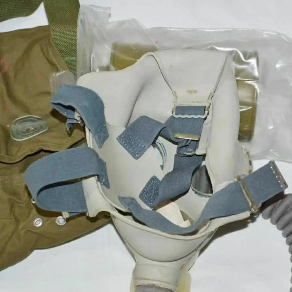 Masque à Gaz Militaire Chinois Type 64 d'Origine — Surplus Armée Chinoise Années 1965 avec Sac - BLACKBEARD OUTDOOR INDUSTRIES