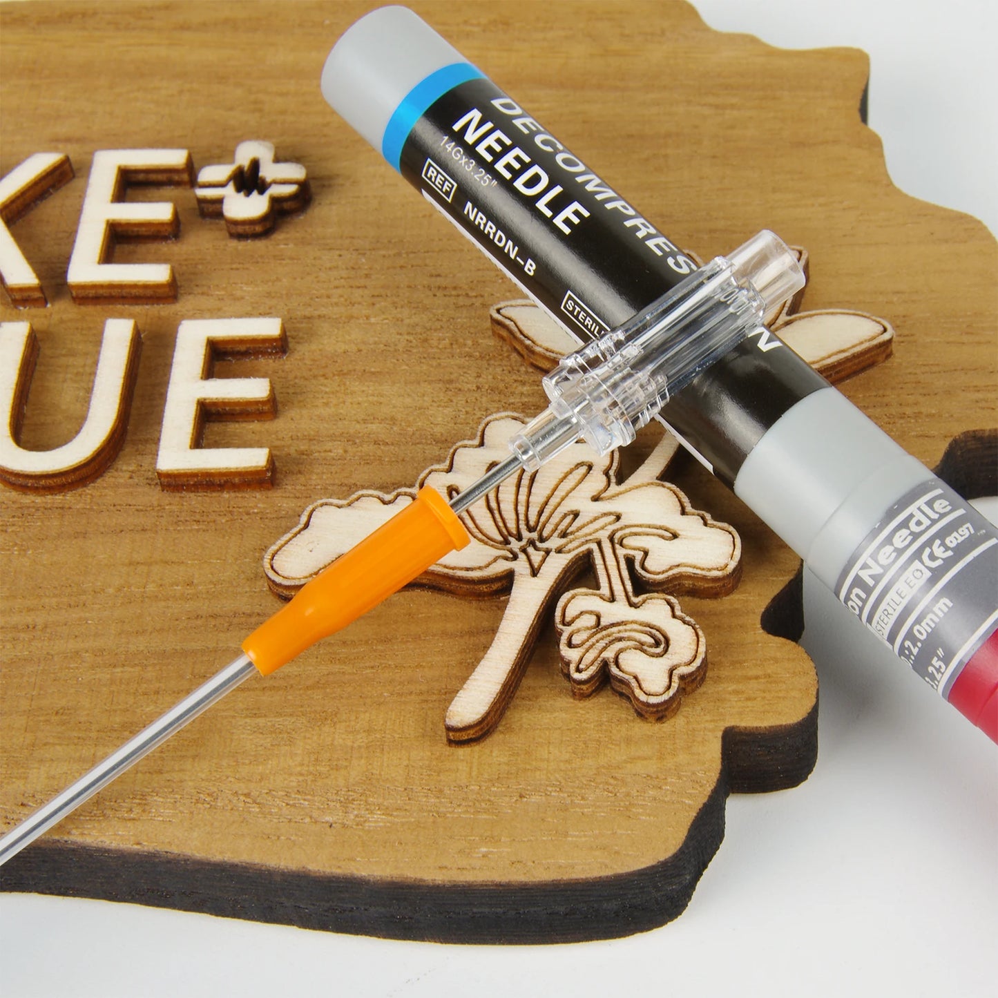 Kit Médical de Décompression pour Pneumothorax avec Aiguille Sanke - 14ga 50g - Catheter de Décompression d'Urgence (IFAK) - BLACKBEARD OUTDOOR INDUSTRIES