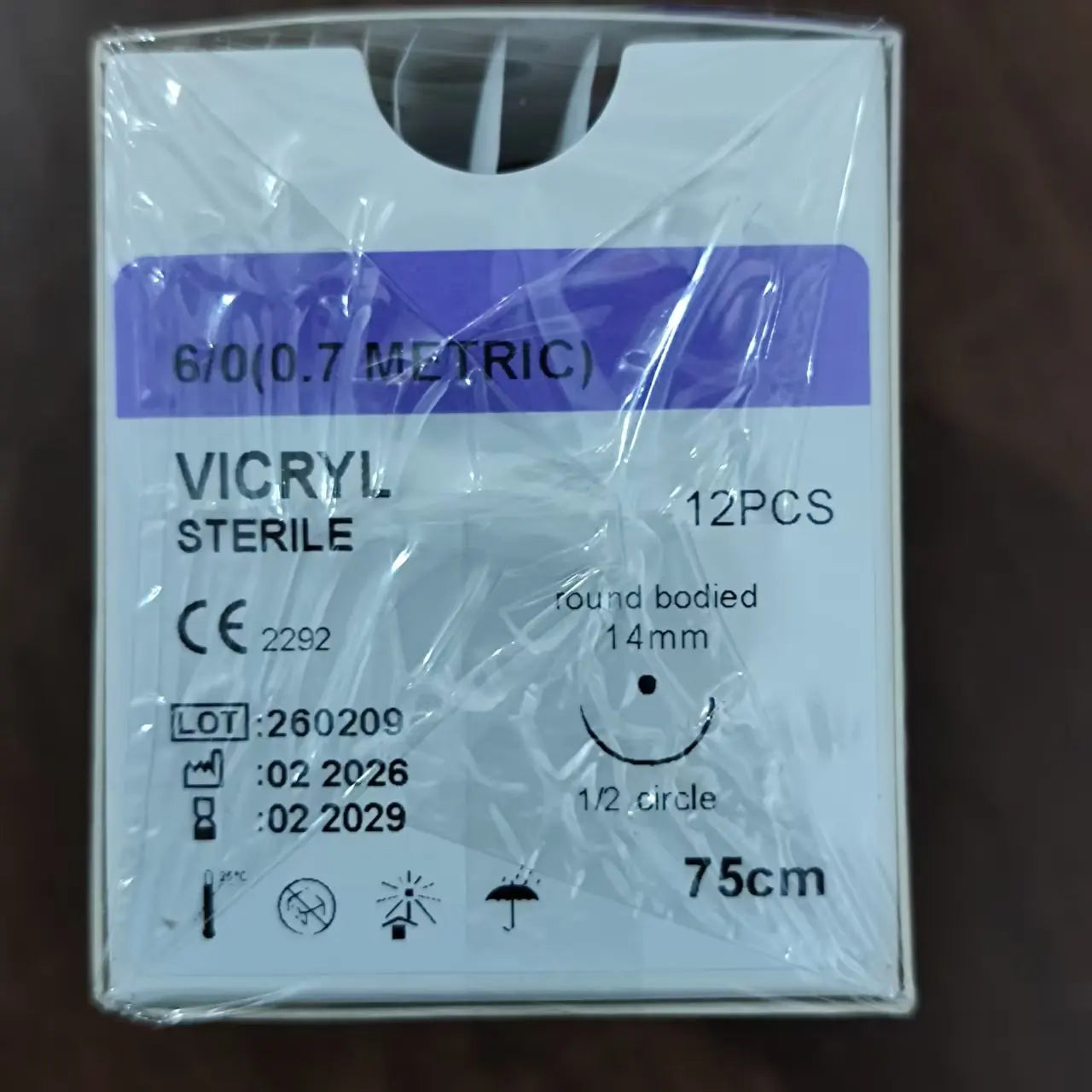Fil de Suture Vétérinaire Stérile – Absorbable & Non Absorbable – Chats & Chiens – Vicryl, Catgut, Nylon, Soie 0 à 6-0