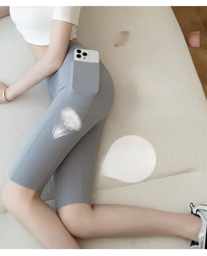 Legging Short Femme Sport Taille Haute | Gainant & Anti-Transpiration | Poches Latérales | MODX - BLACKBEARD OUTDOOR INDUSTRIES