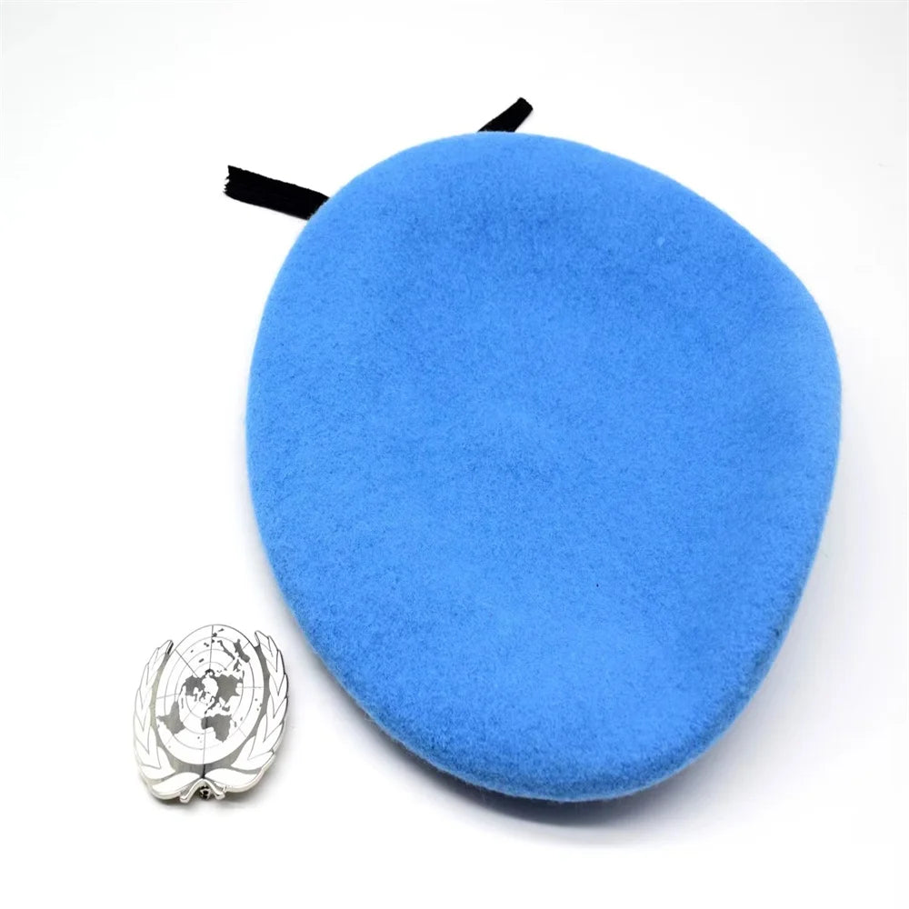 Béret Bleu ONU — Casque Bleu Forces de Maintien de la Paix avec Badge & Cocarde - BLACKBEARD OUTDOOR INDUSTRIES