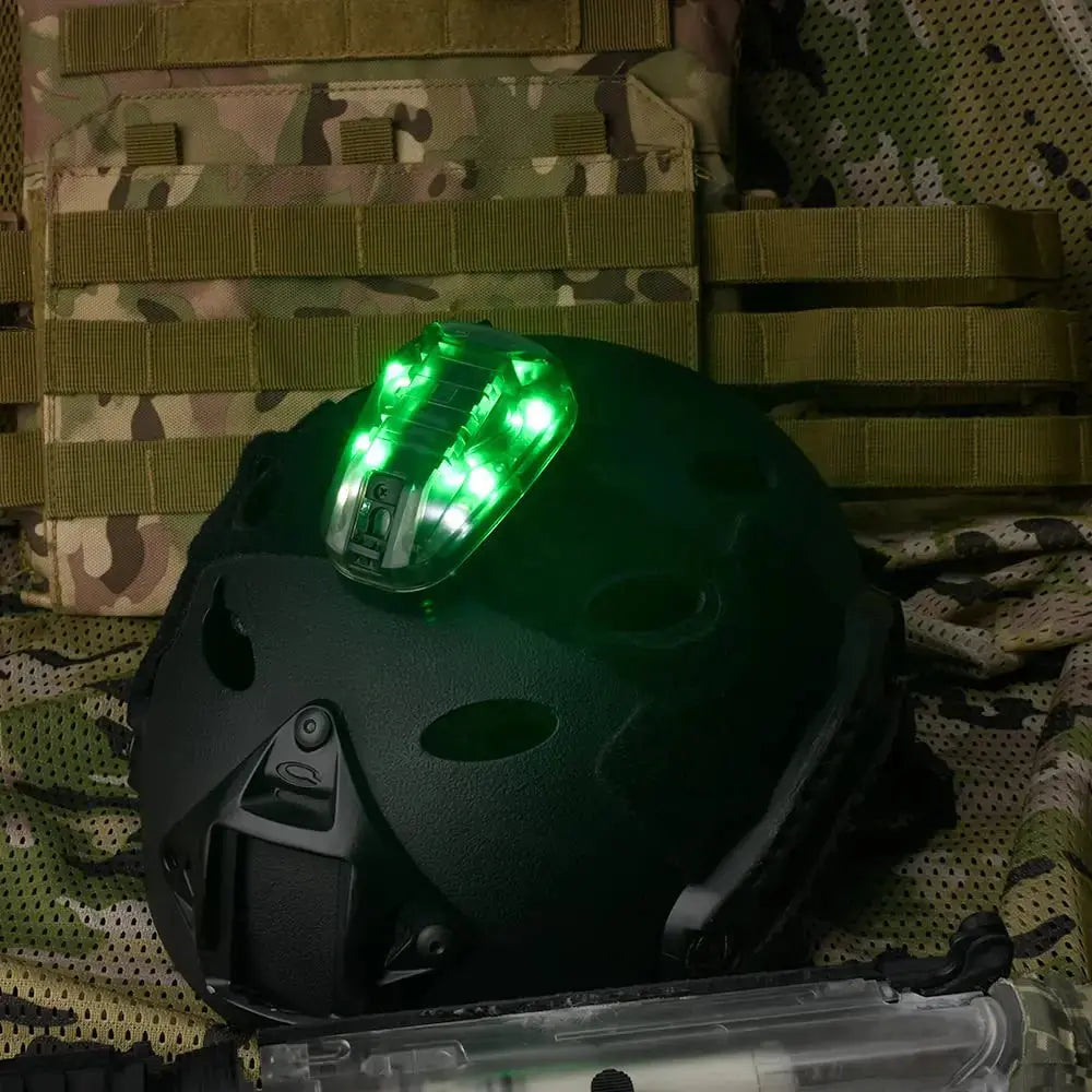 Lampe de Casque Sport – Lumière Stroboscopique Bleu, Vert, Rouge et IR Étanche pour Survie et Signalisation Outdoor Ma boutique