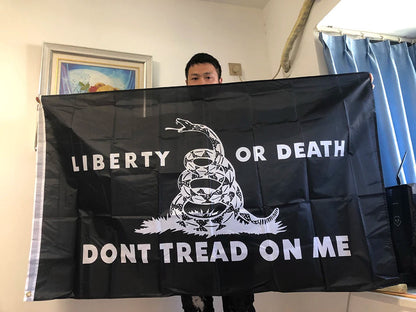 Drapeau "Don't Tread on Me" (Gadsden) – 90x150 cm – Polyester – Bannière Suspendue Tea Party – "Liberty or Death" avec Serpent à sonnette BLACKBEARD OUTDOOR INDUSTRIES