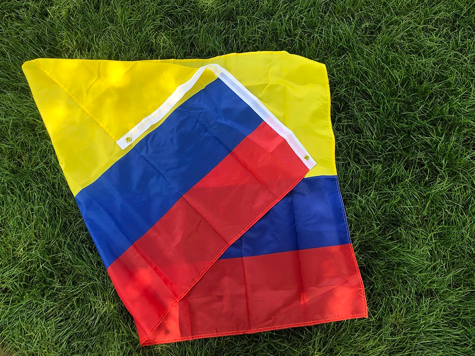 Drapeau de la Colombie 90x150 cm – Bannière en Polyester pour Décoration (Intérieur et Extérieur) BLACKBEARD OUTDOOR INDUSTRIES