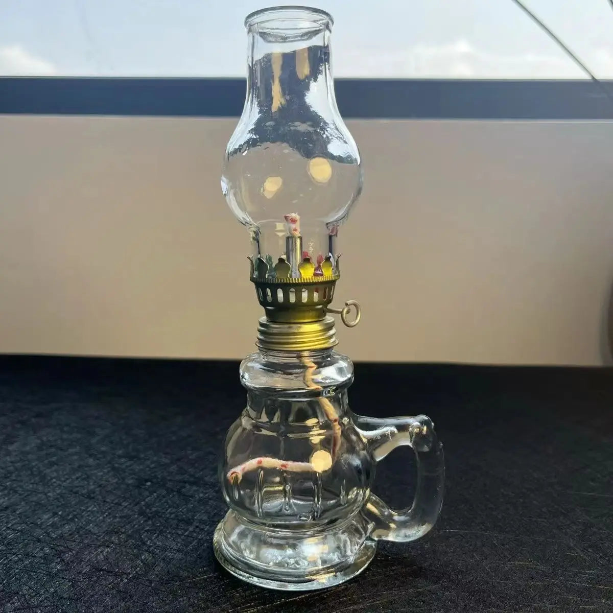 Lampe à Huile Miniature avec Abat-Jour – Lampe de Table Vintage en Verre pour Décoration, Anniversaires, Mariages, Dîner et Éclairage d'Urgence - BLACKBEARD OUTDOOR INDUSTRIES