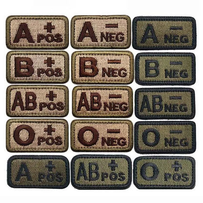 Écusson Groupe Sanguin 2,5 × 5 cm – Patch Tactique Brodé avec Velcro A/B/AB/O Pos-Neg - BLACKBEARD OUTDOOR INDUSTRIES