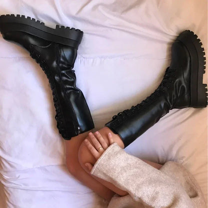 Bottes hautes femme noires en simili cuir à semelle épaisse