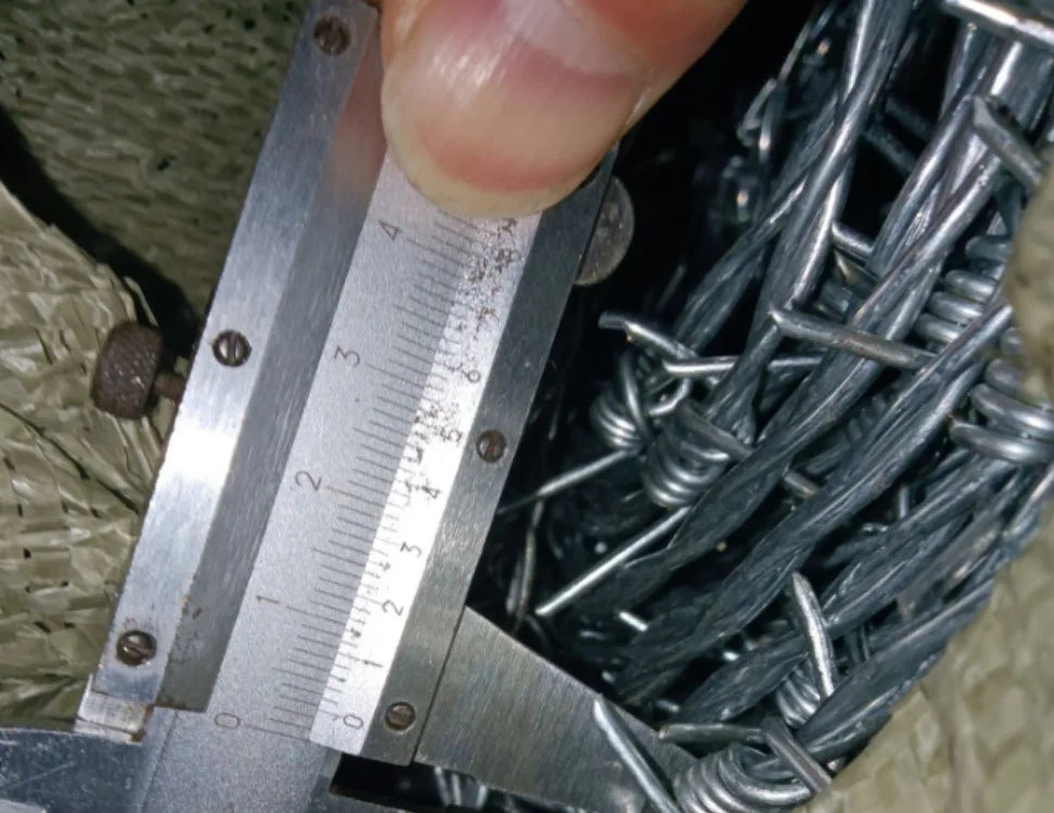 Fil Barbelé Acier Galvanisé à Chaud – Rouleau de 100 mètres - BLACKBEARD OUTDOOR INDUSTRIES