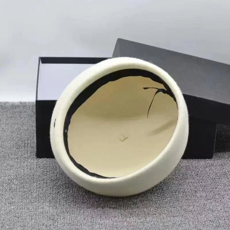 Chapeau Bérét Classique pour Femmes - Hiver, Mode et Élégance BLACKBEARD OUTDOOR INDUSTRIES