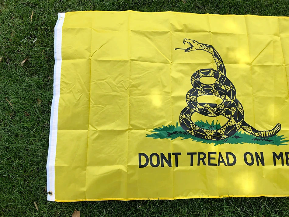 Drapeau "Don't Tread on Me" (Gadsden) – 90x150 cm – Polyester – Bannière Suspendue Tea Party – "Liberty or Death" avec Serpent à sonnette BLACKBEARD OUTDOOR INDUSTRIES