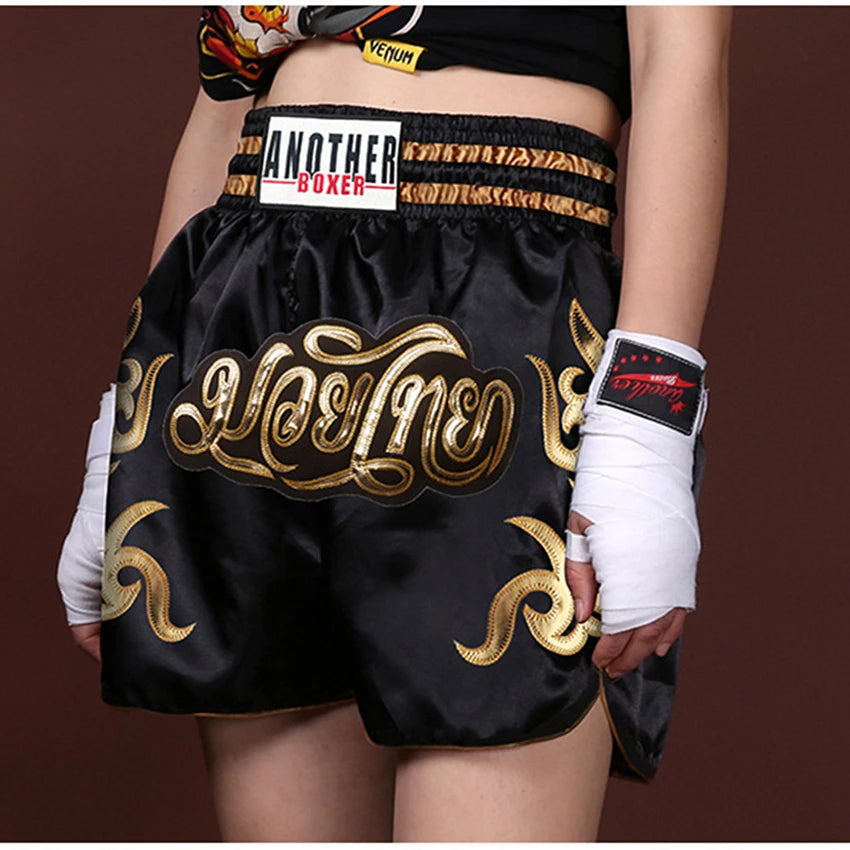 Short Muay Thai Brodé – MMA Kickboxing – Satin Polyester – Homme Femme Enfant - BLACKBEARD OUTDOOR INDUSTRIES