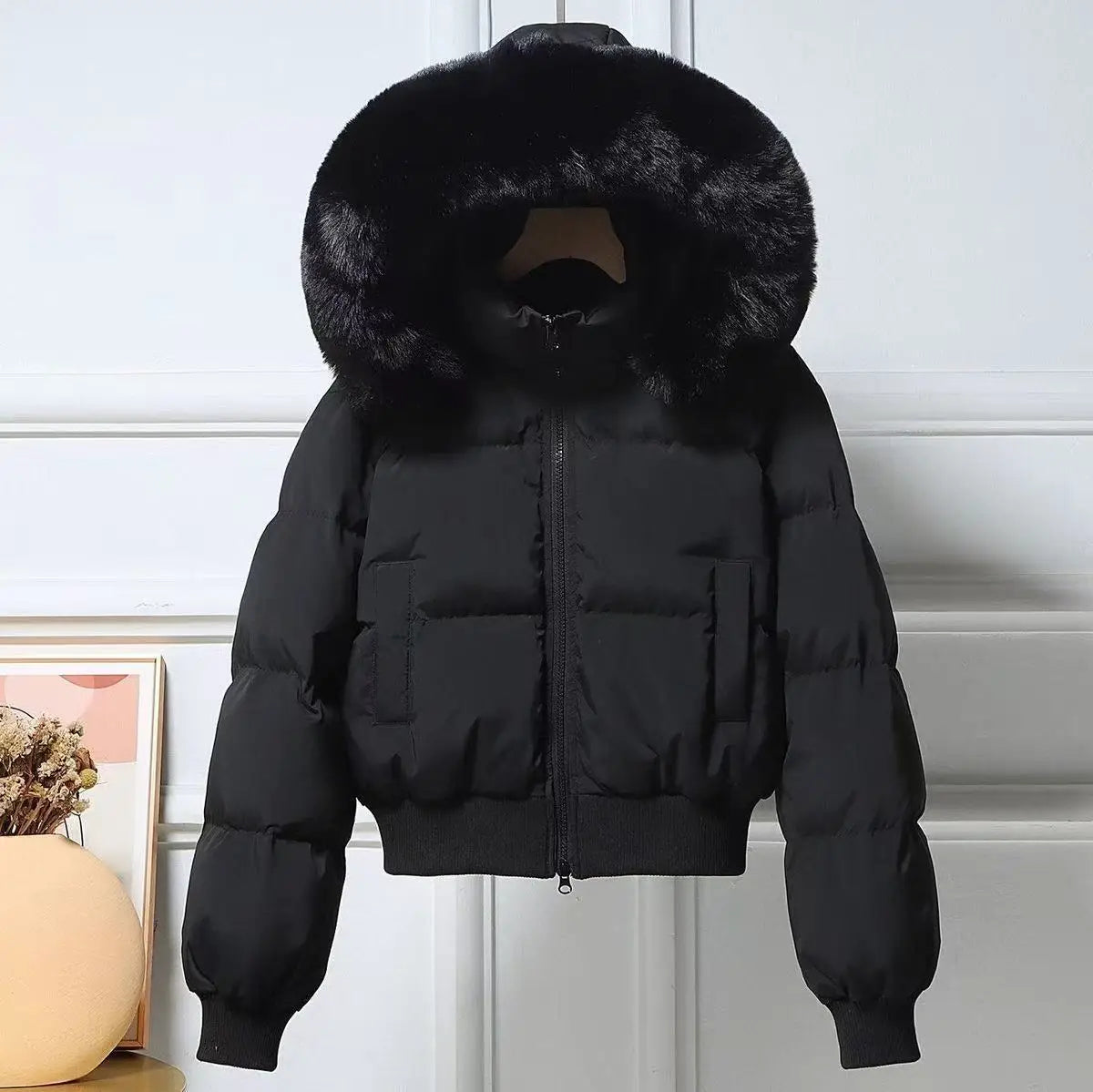 Doudoune femme à capuche et col en fausse fourrure, zippée