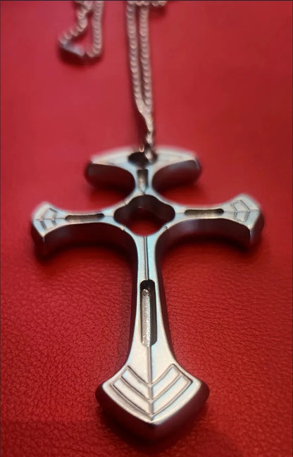 Collier de Protection de Sécurité avec Pendentif Croix - Outil d'Urgence et Défense Personnelle, Portable pour Briser Vitre - BLACKBEARD OUTDOOR INDUSTRIES