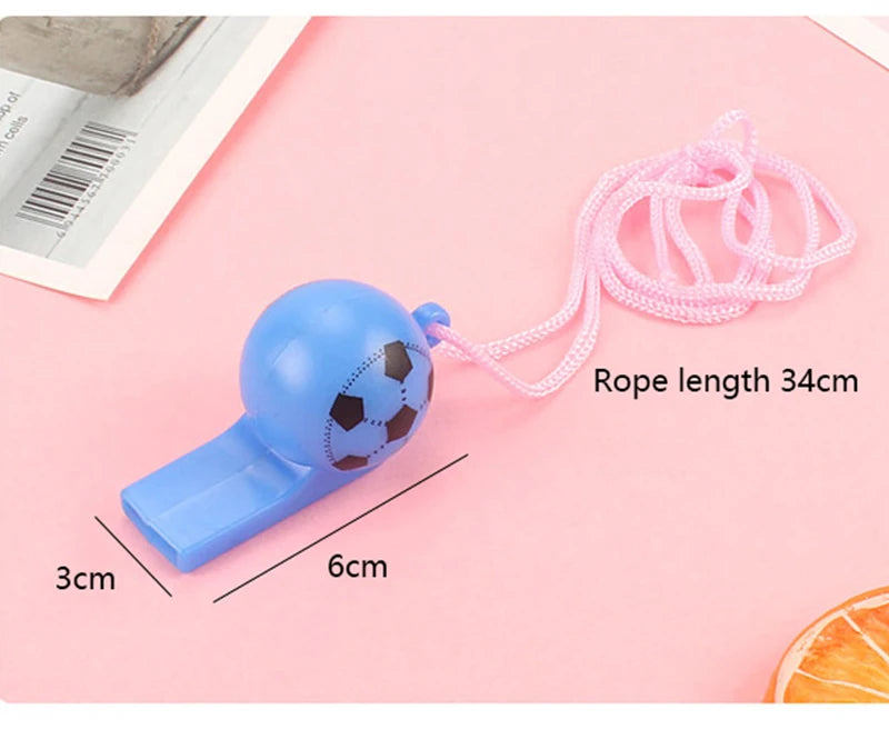 20 Pièces de Sifflet en Forme de Ballon de Football – Sifflet en Plastique Coloré pour Enfants, Cadeaux de Fête d'Anniversaire, Petits Souvenirs pour Invités - BLACKBEARD OUTDOOR INDUSTRIES