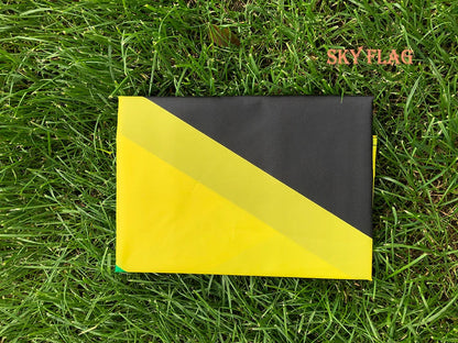 Drapeau National de la Jamaïque SKY FLAG 90X150cm – Drapeau en Polyester à Suspendre pour Décoration Intérieure et Extérieure BLACKBEARD OUTDOOR INDUSTRIES