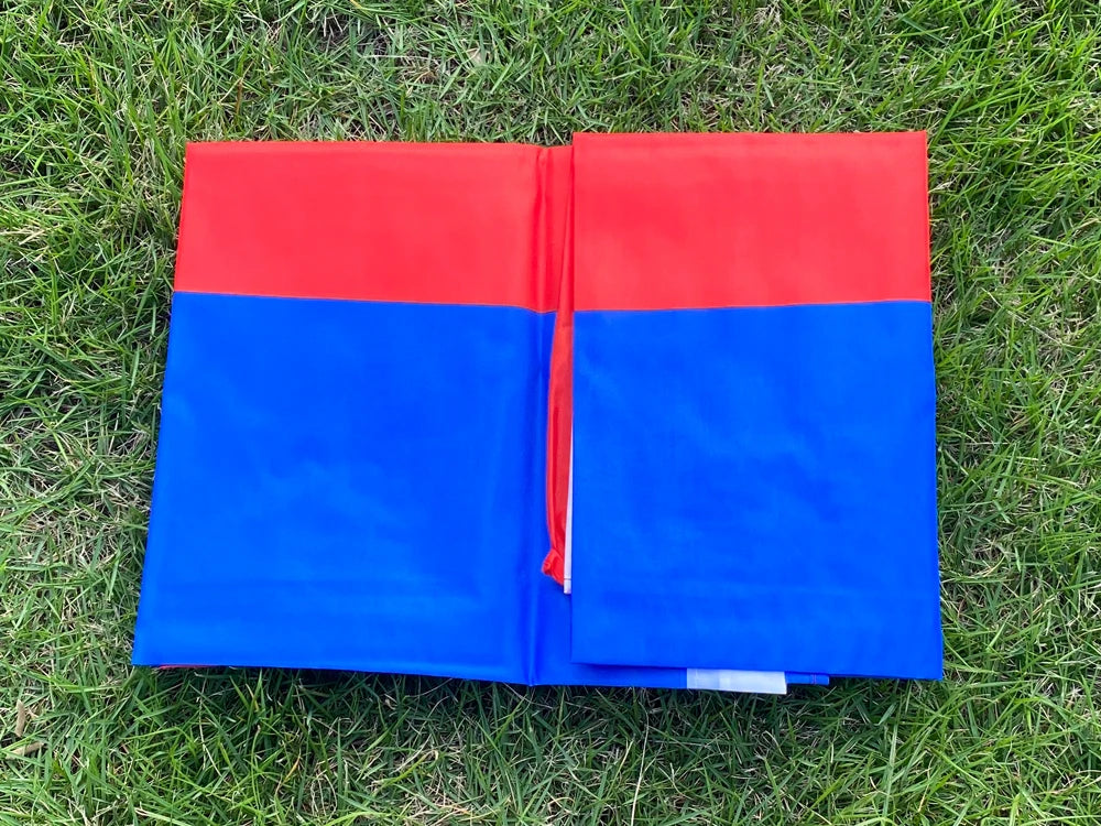 Drapeau de la Slovénie 90x150 cm – Bannière en Polyester pour Décoration (Intérieur et Extérieur) BLACKBEARD OUTDOOR INDUSTRIES