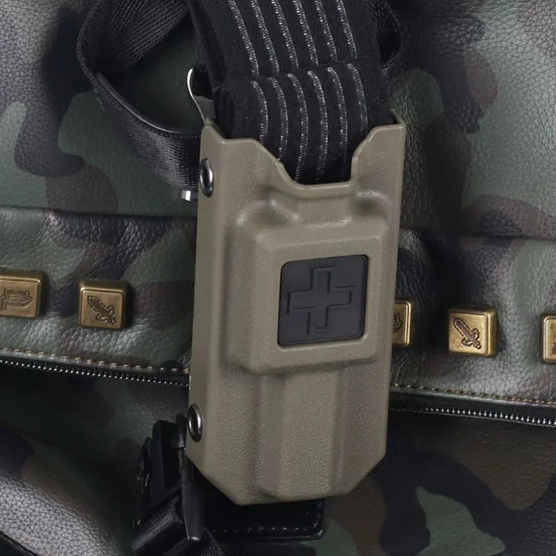 EDC Molle Tourniquet Holder Box – Boîte de Rangement Multifonction avec Système MOLLE | Option avec Garrot d’Urgence - BLACKBEARD OUTDOOR INDUSTRIES