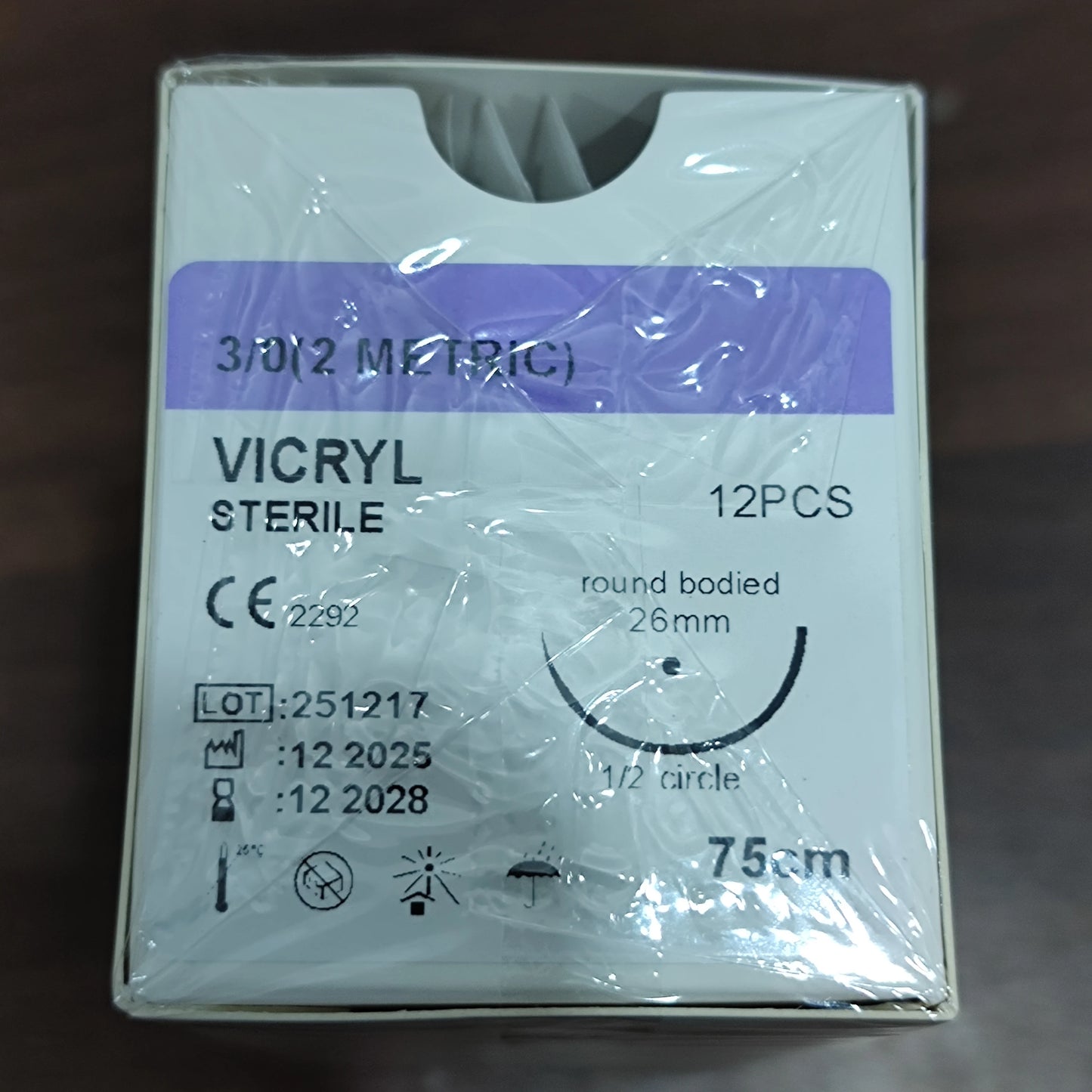 Fil de Suture Vétérinaire Stérile – Absorbable & Non Absorbable – Chats & Chiens – Vicryl, Catgut, Nylon, Soie 0 à 6-0