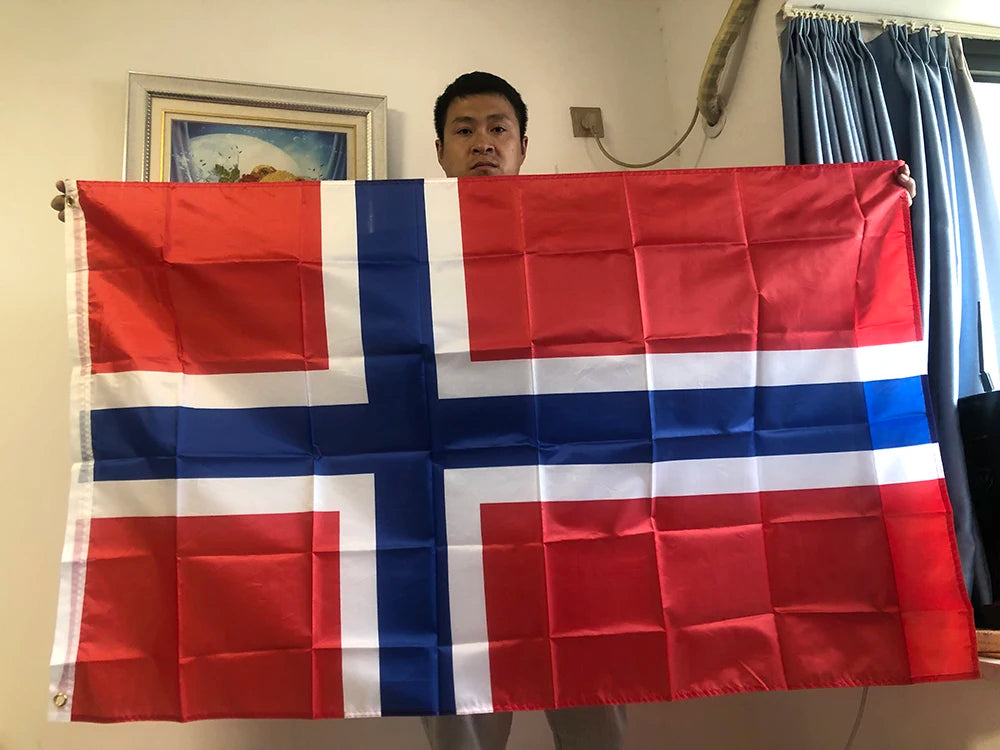 Drapeau de la Norvège – 90x150 cm – Drapeau National Norvégien en Polyester – Décoration Intérieure et Extérieure BLACKBEARD OUTDOOR INDUSTRIES
