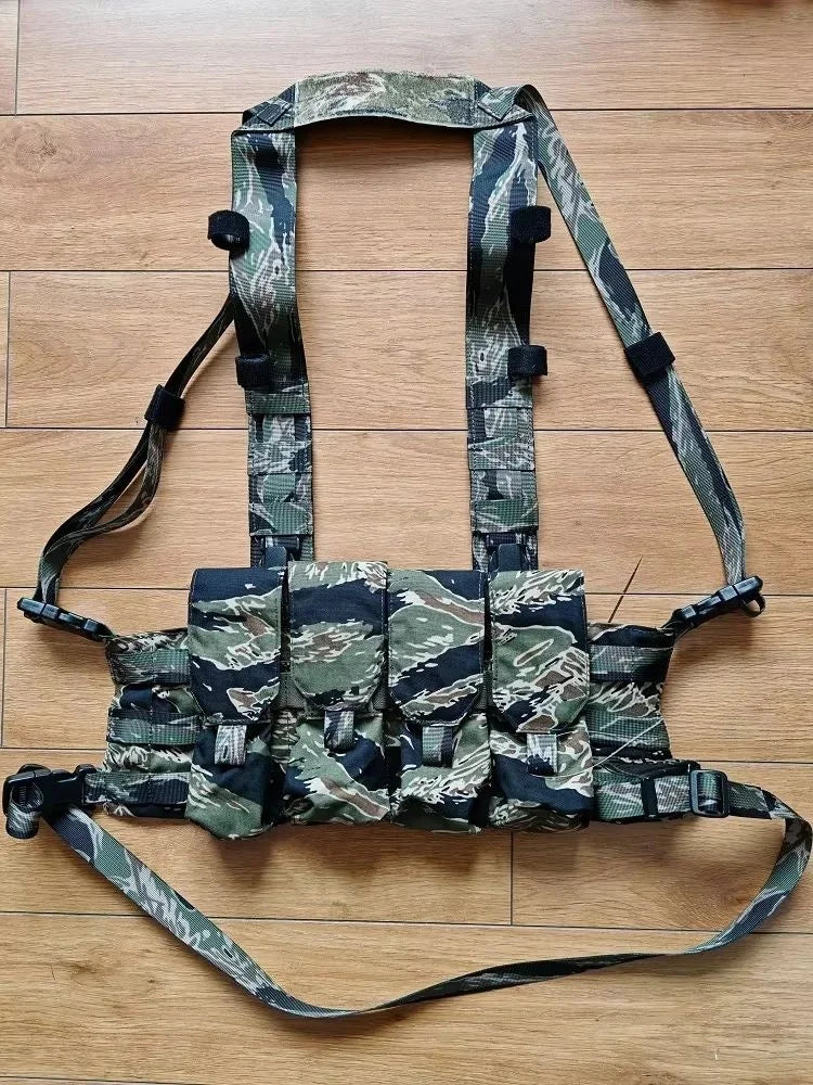 Chest rig léger quadruple porte-chargeurs