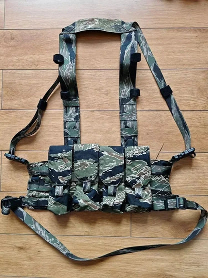 Chest rig léger quadruple porte-chargeurs