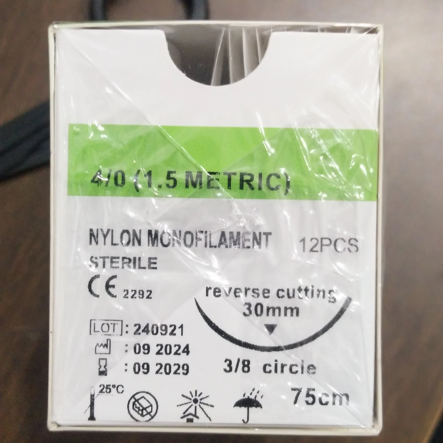 Fil de Suture Vétérinaire Stérile – Absorbable & Non Absorbable – Chats & Chiens – Vicryl, Catgut, Nylon, Soie 0 à 6-0
