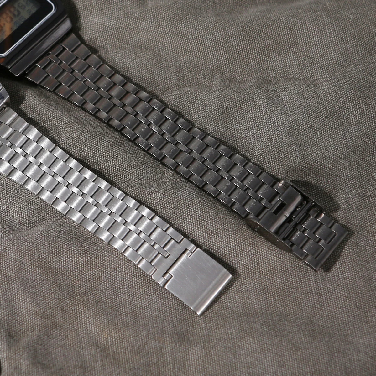 Montre Électronique Solaire Tactique – Carré Compact Unisexe - BLACKBEARD OUTDOOR INDUSTRIES