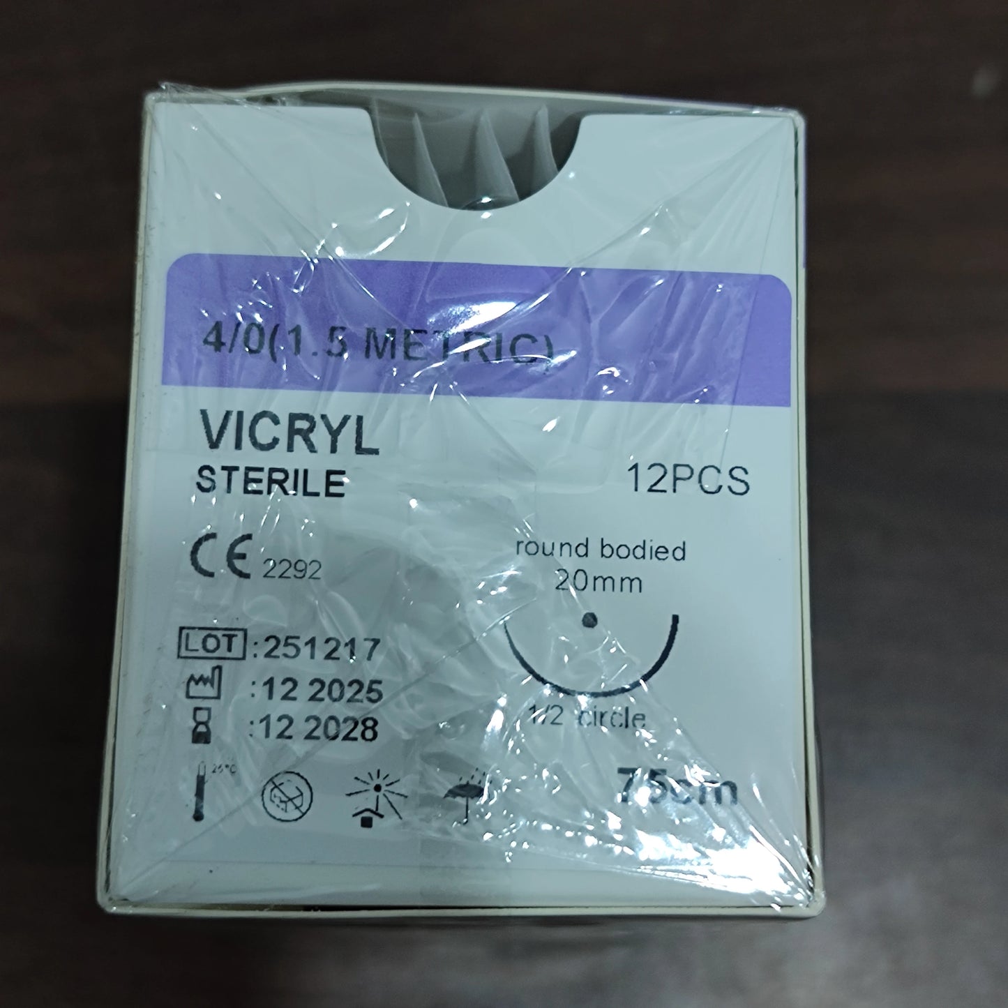 Fil de Suture Vétérinaire Stérile – Absorbable & Non Absorbable – Chats & Chiens – Vicryl, Catgut, Nylon, Soie 0 à 6-0