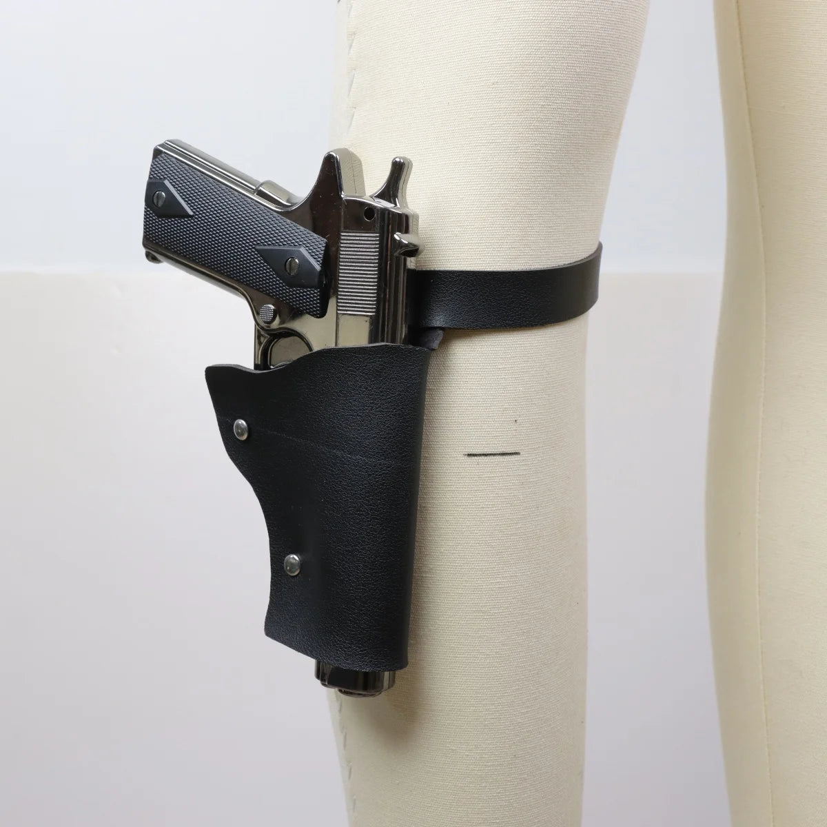 Holster de cuisse noir réglable en simili cuir