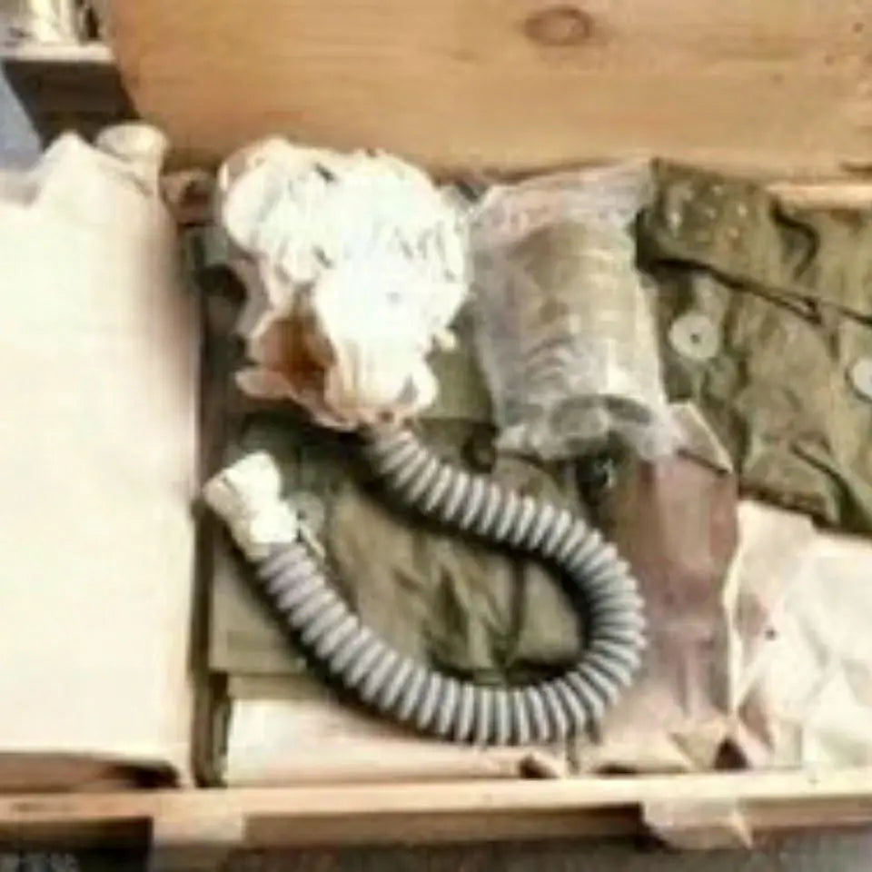 Masque à Gaz Militaire Chinois Type 64 d'Origine — Surplus Armée Chinoise Années 1965 avec Sac - BLACKBEARD OUTDOOR INDUSTRIES