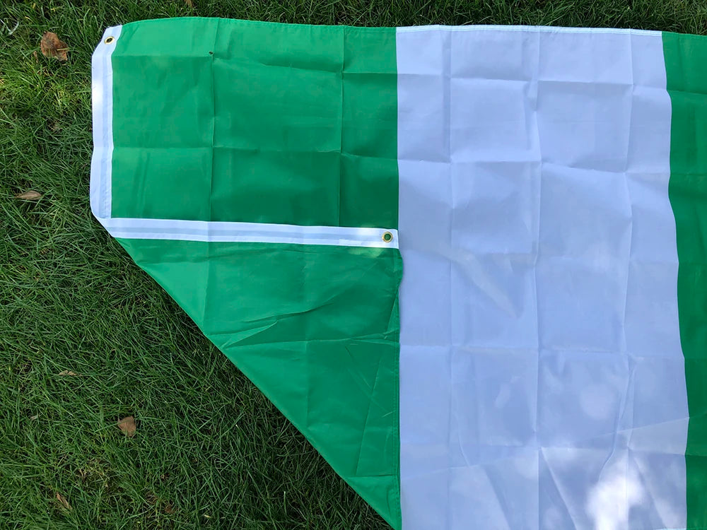 Drapeau National du Nigéria – 90x150 cm – Drapeau Vert et Blanc – Décoration Intérieure/Extérieure BLACKBEARD OUTDOOR INDUSTRIES