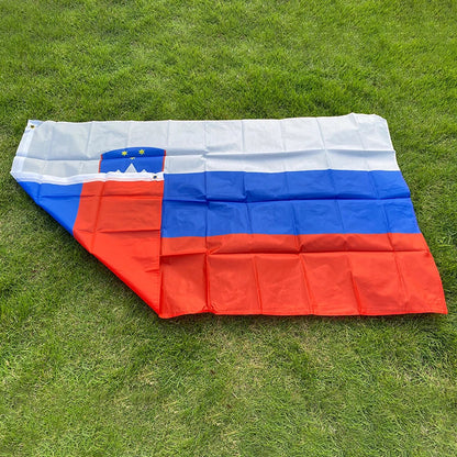 Drapeau de la Slovénie 90x150 cm – Bannière en Polyester pour Décoration (Intérieur et Extérieur) BLACKBEARD OUTDOOR INDUSTRIES