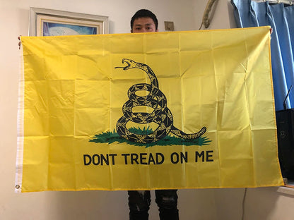 Drapeau "Don't Tread on Me" (Gadsden) – 90x150 cm – Polyester – Bannière Suspendue Tea Party – "Liberty or Death" avec Serpent à sonnette BLACKBEARD OUTDOOR INDUSTRIES