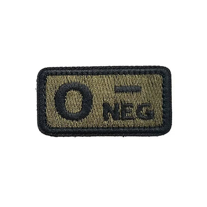 Écusson Groupe Sanguin 2,5 × 5 cm – Patch Tactique Brodé avec Velcro A/B/AB/O Pos-Neg - BLACKBEARD OUTDOOR INDUSTRIES