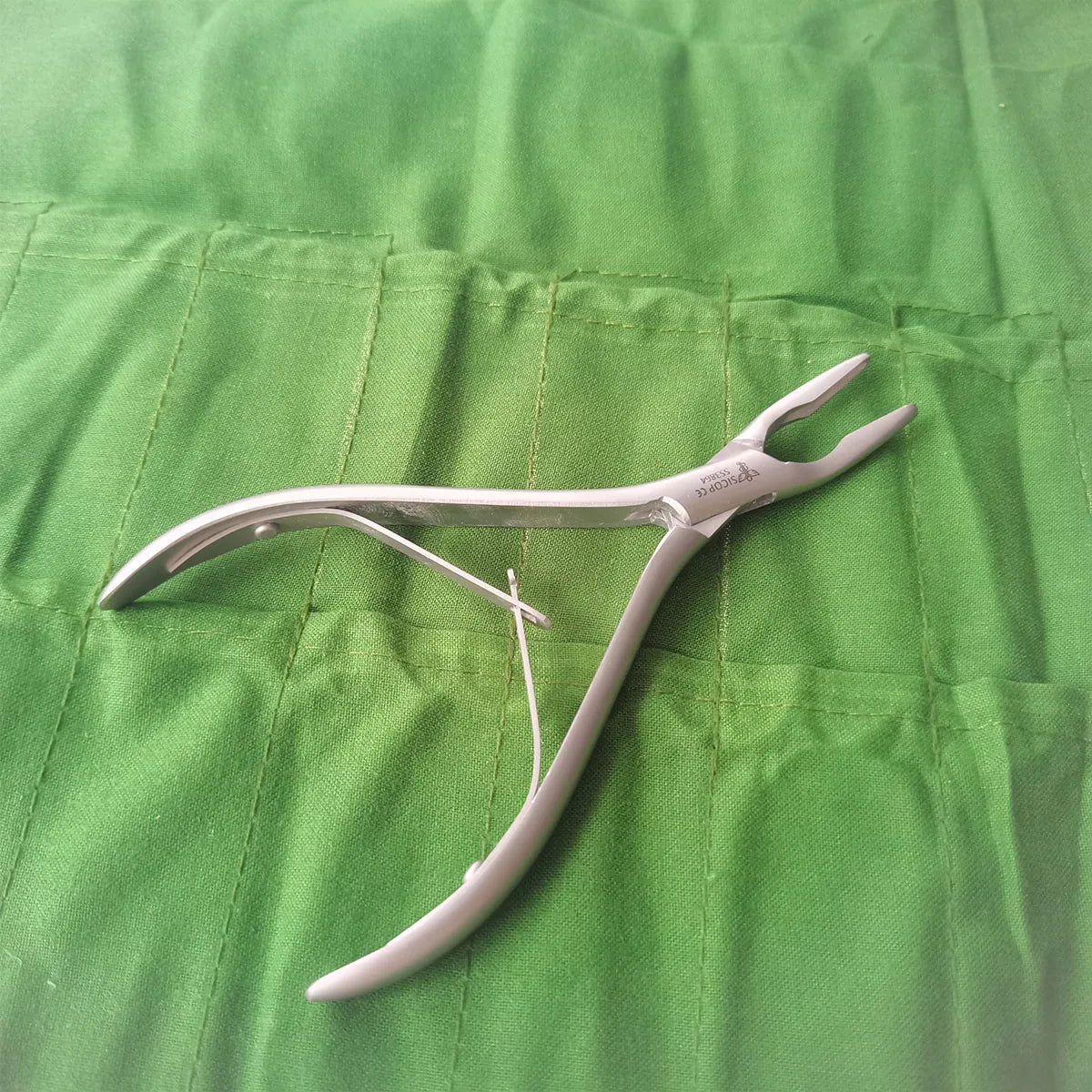 Kit d'Instruments Chirurgicaux pour Implants Dentaires - 26 Pièces - Pinces à Mordre l'Os, Marteau Osseux, Séparateur de Périoste, Sonde - Kit Chirurgical Intraoral BLACKBEARD OUTDOOR INDUSTRIES