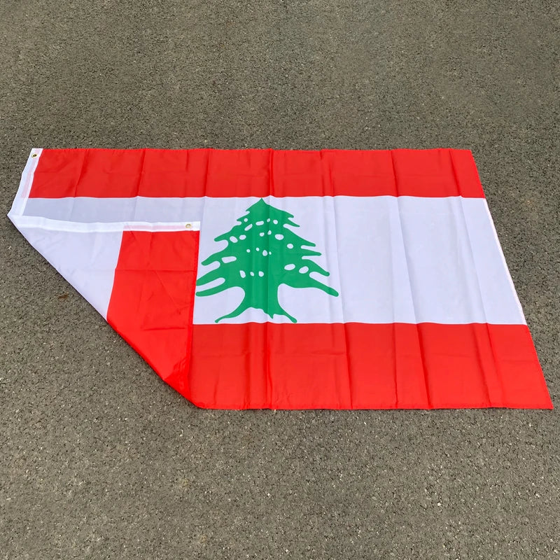 Drapeau National du Liban – 90x150 cm – Polyester – Décoration Intérieure et Extérieure BLACKBEARD OUTDOOR INDUSTRIES