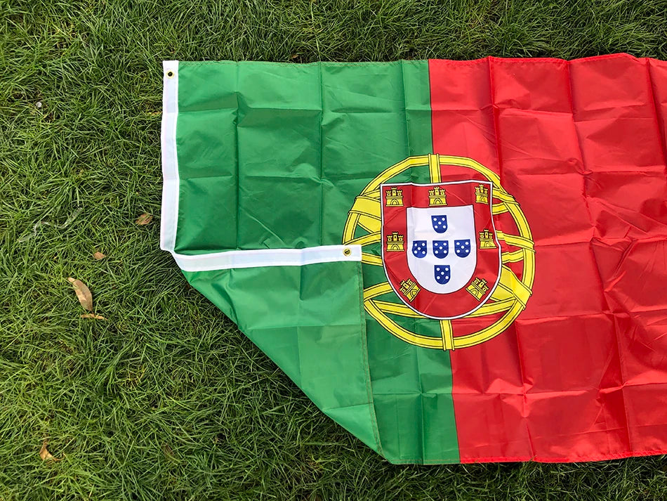 Drapeau du Portugal 3ft x 5ft (90x150 cm) - Bannière Suspendue en Polyester pour Décoration Intérieure et Extérieure BLACKBEARD OUTDOOR INDUSTRIES