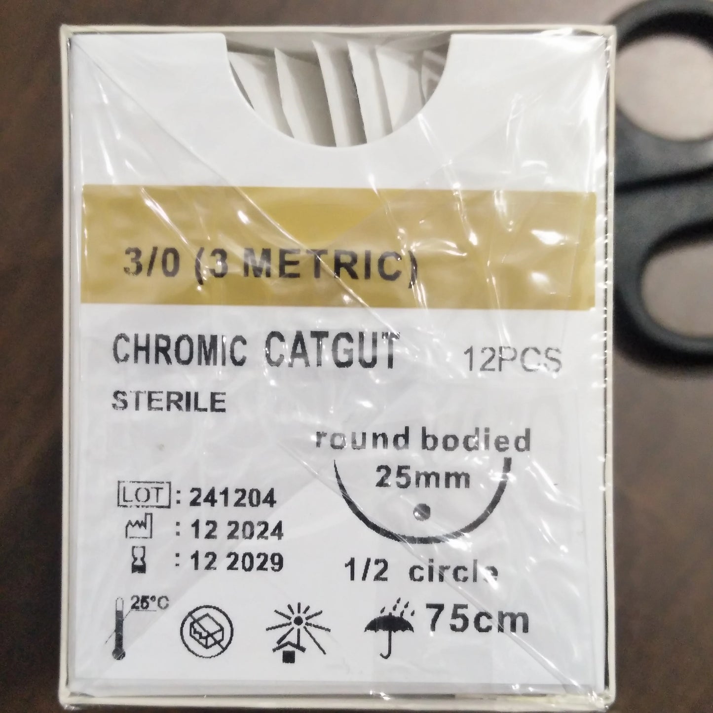 Fil de Suture Vétérinaire Stérile – Absorbable & Non Absorbable – Chats & Chiens – Vicryl, Catgut, Nylon, Soie 0 à 6-0