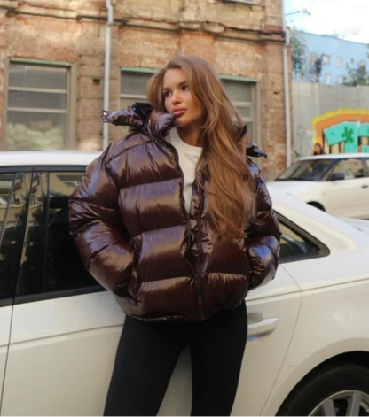 Doudoune brillante femme à capuche – Coupe courte matelassée