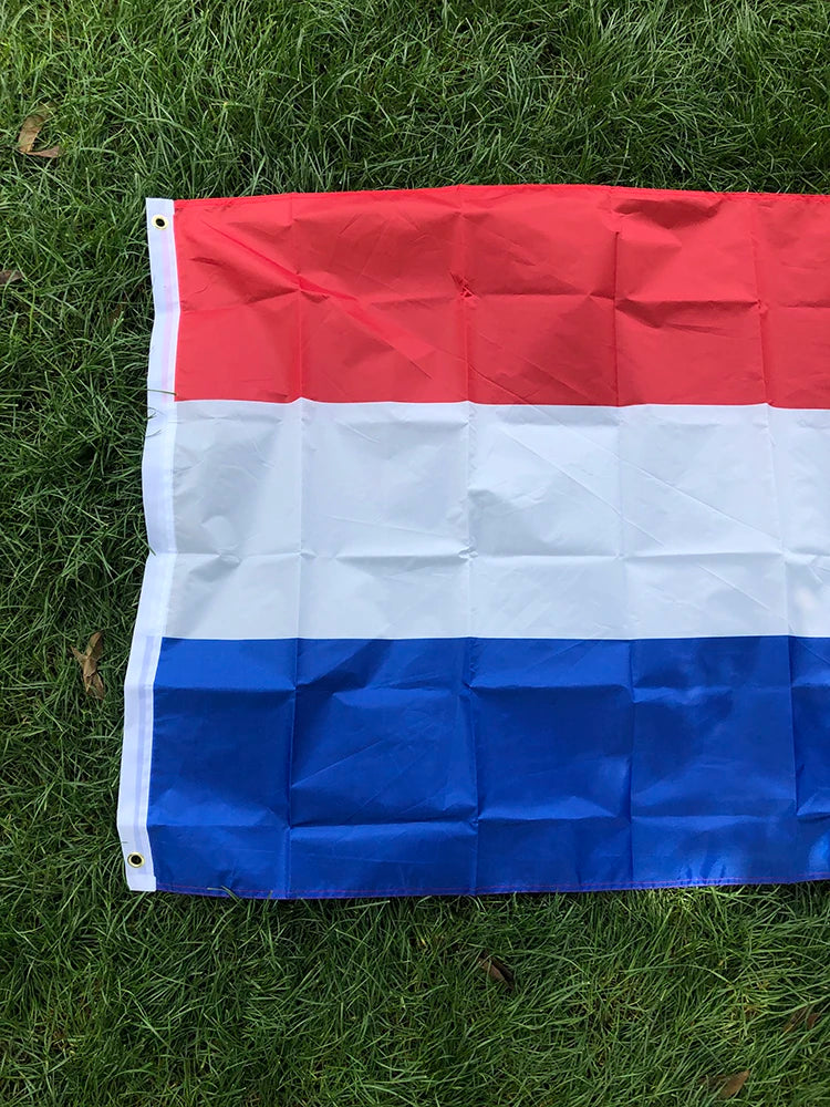 Drapeau des Pays-Bas – 90x150 cm – Polyester – Bannière Nationale Suspendue – Décoration Intérieure et Extérieure – Nouveau Drapeau de Hollande BLACKBEARD OUTDOOR INDUSTRIES